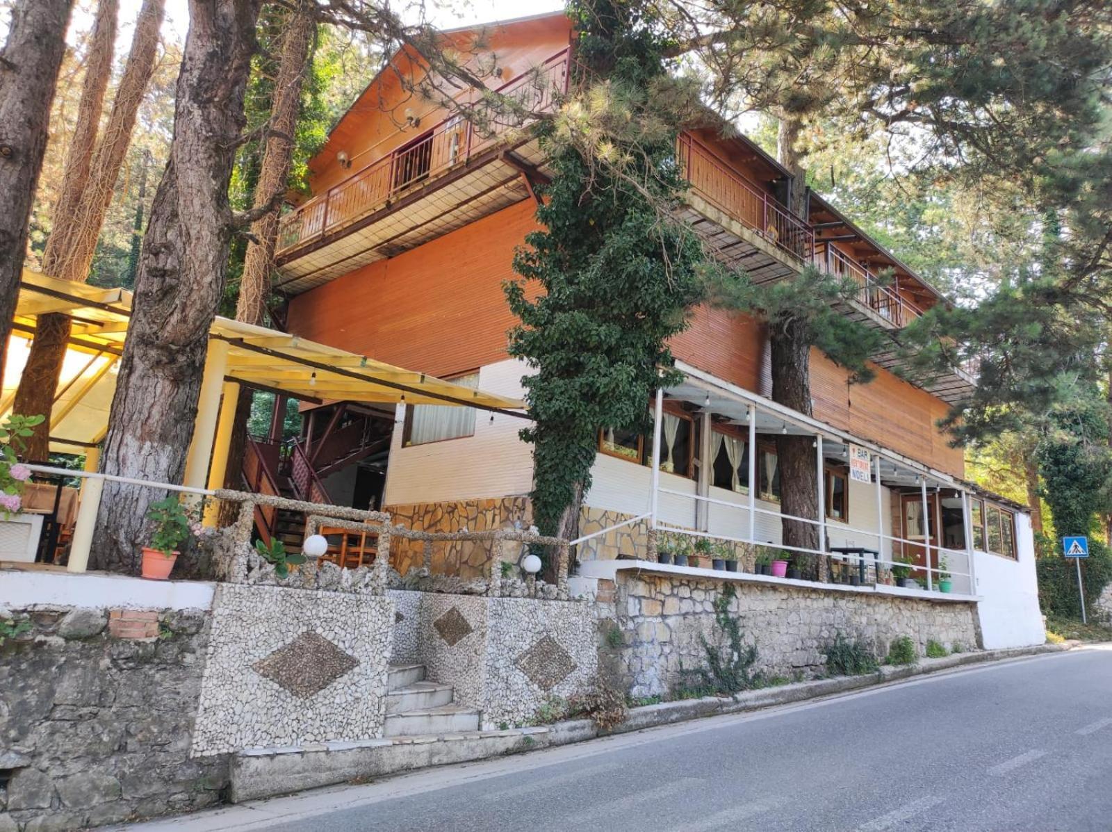 Hotel Toni Llogora Dukat Exteriör bild