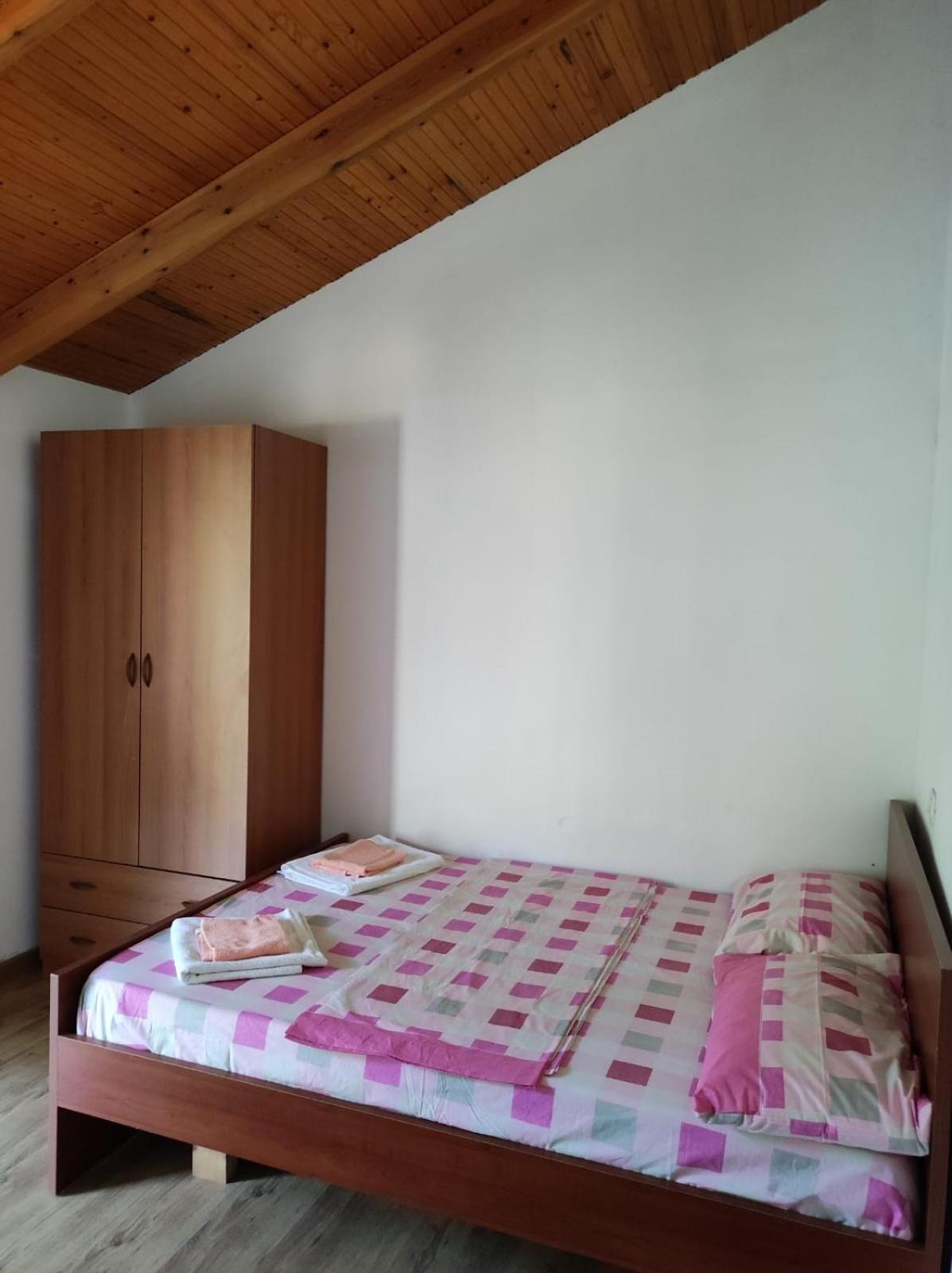 Hotel Toni Llogora Dukat Exteriör bild