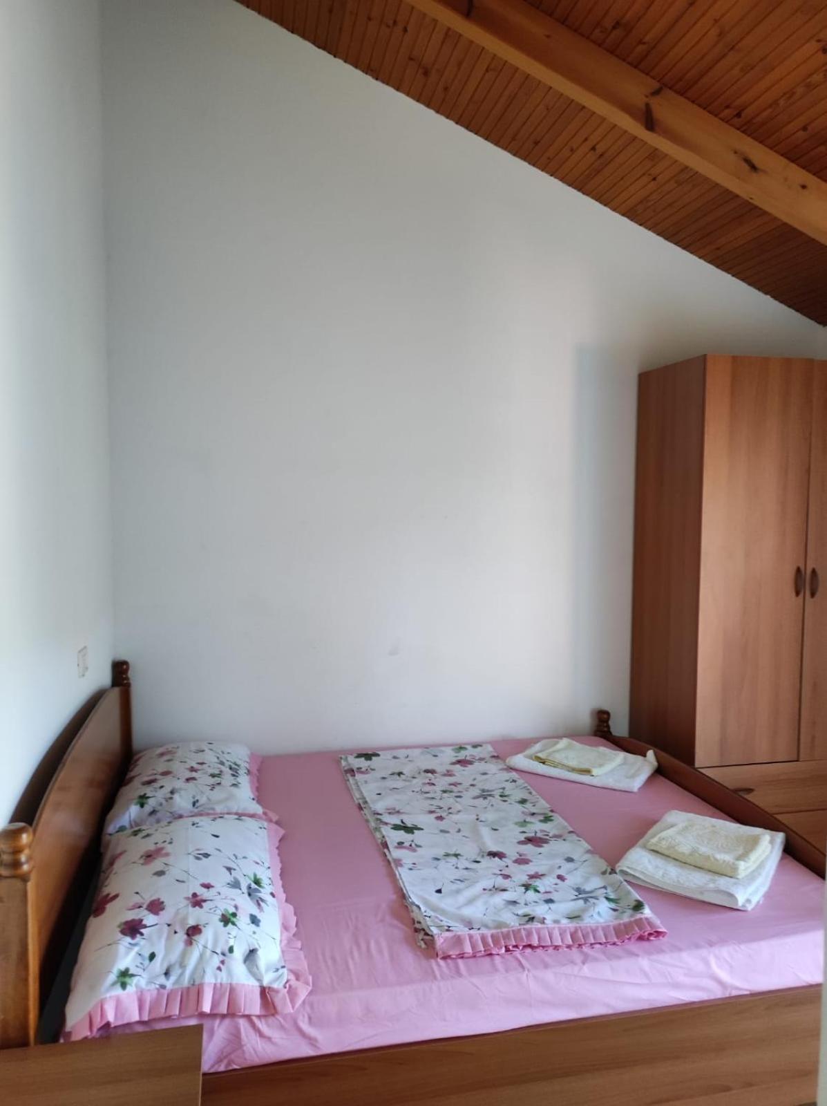 Hotel Toni Llogora Dukat Exteriör bild