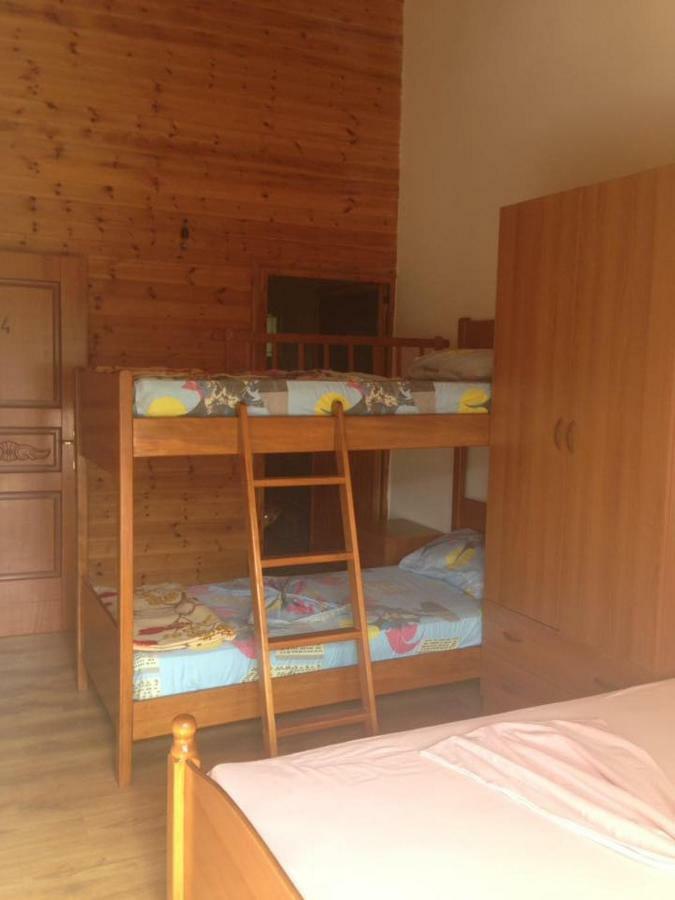 Hotel Toni Llogora Dukat Exteriör bild